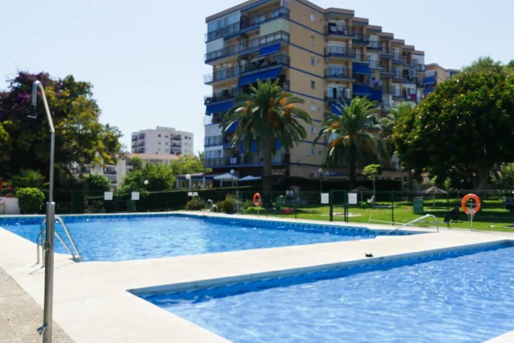 Holiday Rentals Piscina, Playa Parking A 5 Min Caminando Del Puerto De Benalmádena Eksteriør billede