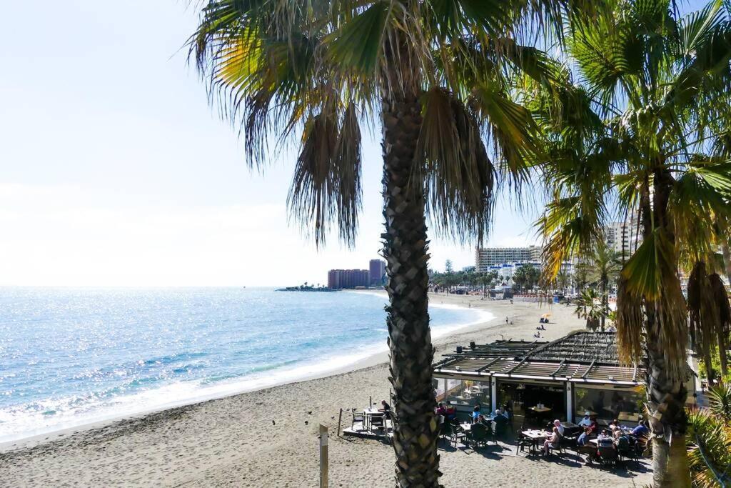 Holiday Rentals Piscina, Playa Parking A 5 Min Caminando Del Puerto De Benalmádena Eksteriør billede